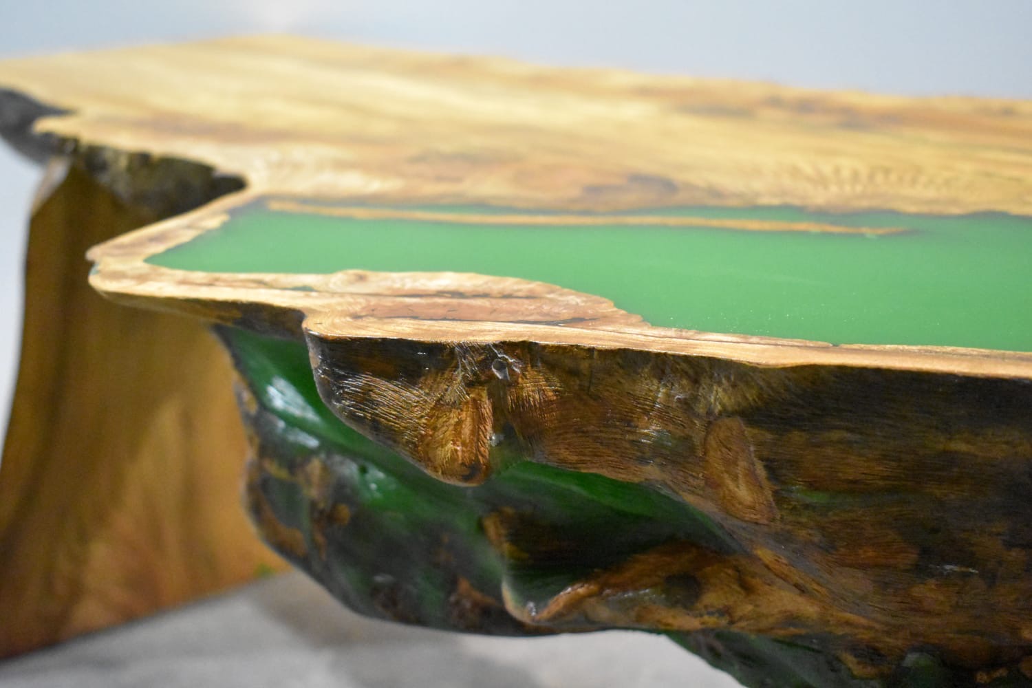 Craobh Woodwork's Green Loch Log Table detail